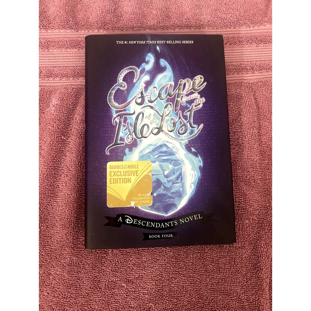 Escape from the isle of the Lost by Melissa De La Cruz